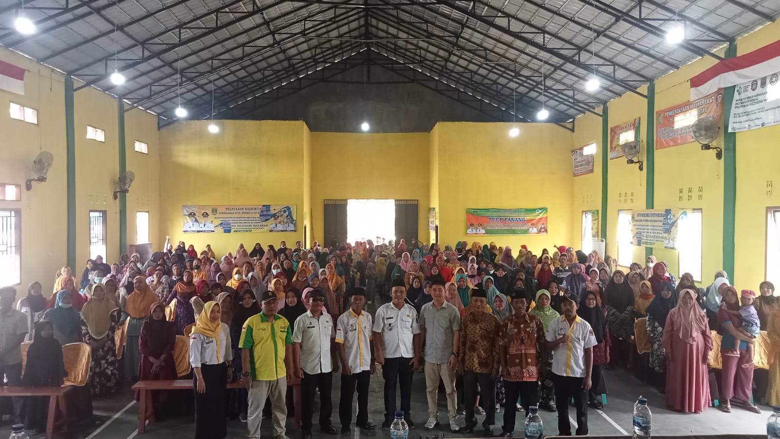 kunjungan bapak camat dalam rangka bunga kampung mekar didusun dikampung rejosari mataram.09 februari 2023